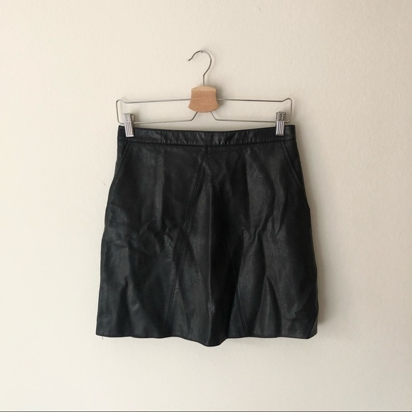 Zara Faux Leather Mini Skirt with Pockets M - Picture 2 of 9